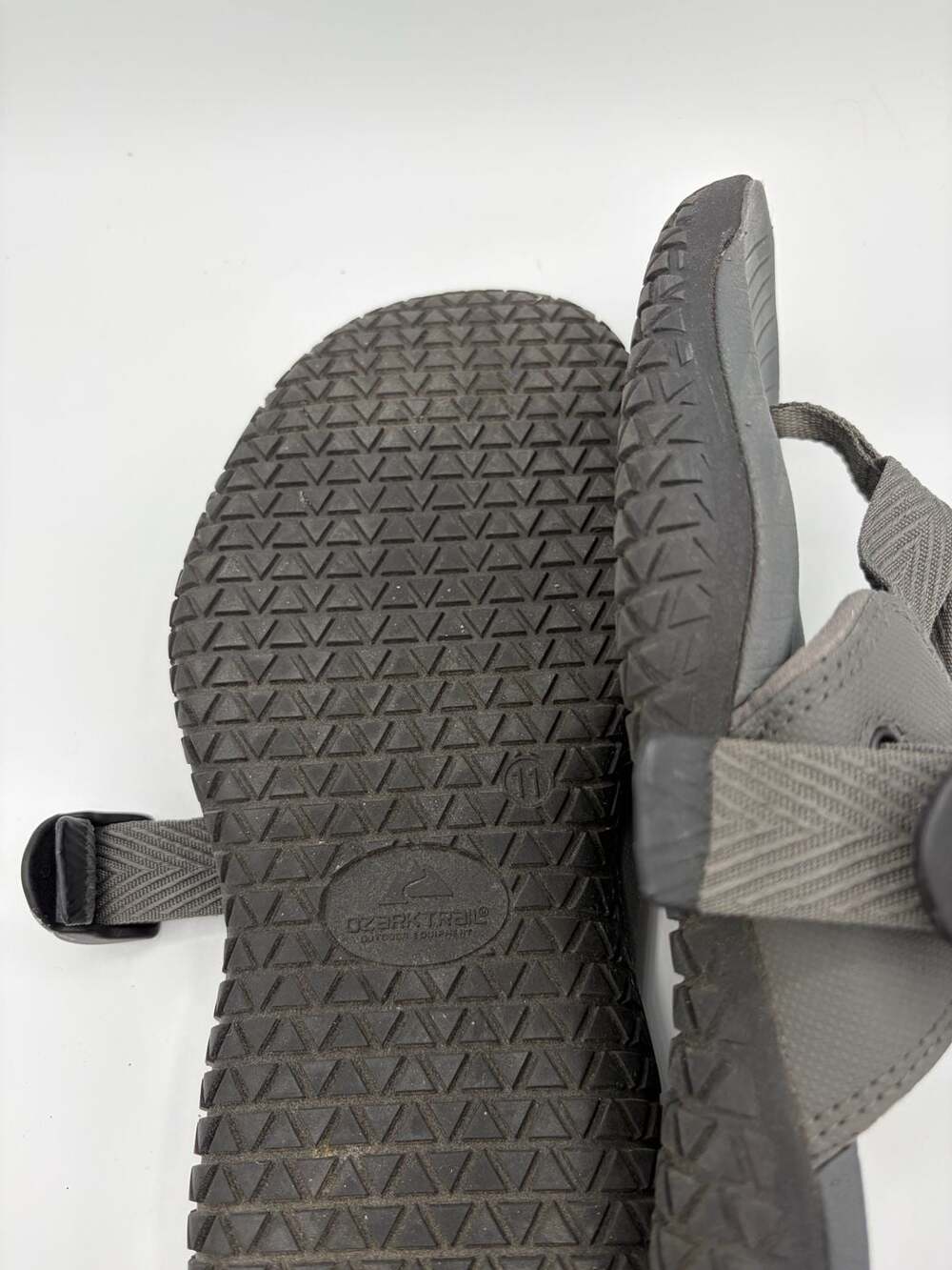 Ozark Trail Men's Outdoor Sport Toe Post Sandals Gray Size 11